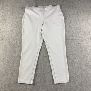 Women’s Chico’s Size 1  White Cropped Normcore Comfortable Legging